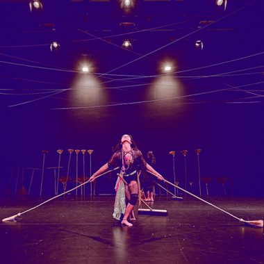 Biennale de danse – Magic Maids d’Eisa Jocson et Venuri Perera