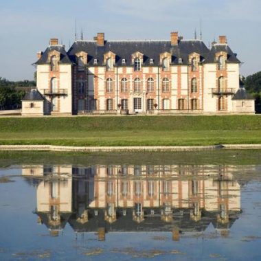 Visite familiale et costumée du château de Grosbois  – Journées du Patrimoine